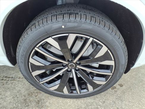 New 2026 Volvo XC90 B6 Ultra image 9