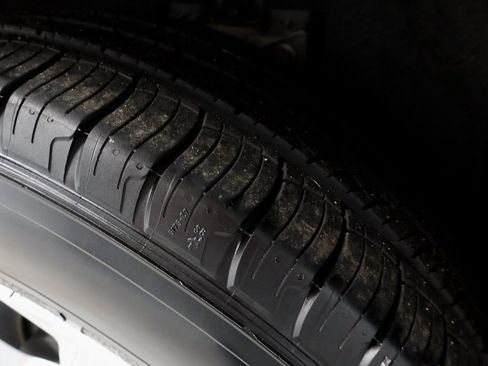 Certified 2023 Ford Edge SE image 20