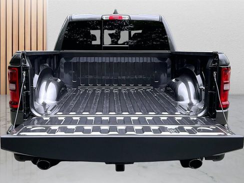 New 2026 RAM 1500 4x4 Crew Cab image 23