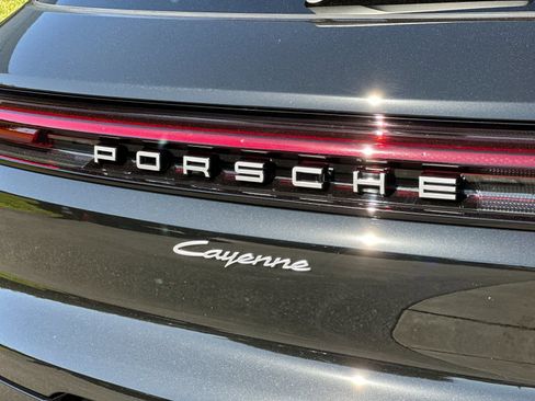 New 2026 Porsche Cayenne image 33