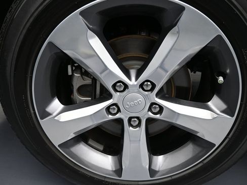 Used 2021 Jeep Grand Cherokee L Limited image 45