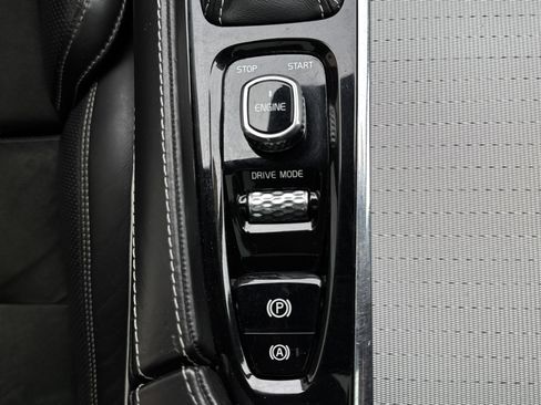 Used 2016 Volvo XC90 T6 R-Design w/ Vision Package image 16