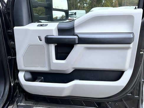 Used 2019 Ford F550 4x4 Regular Cab Super Duty image 17