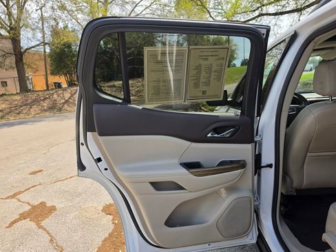 Used 2019 GMC Acadia Denali w/ Technology Package image 32