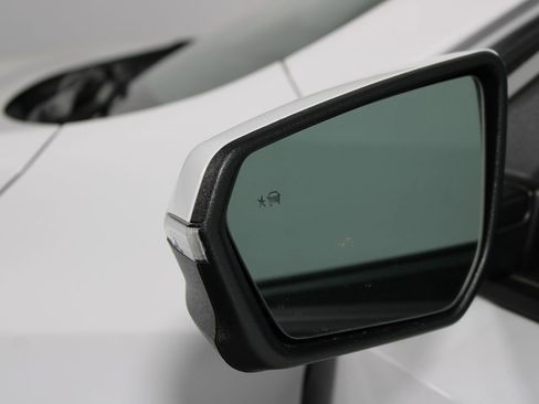 Used 2023 GMC Terrain SLE w/ Driver Convenience Package image 29