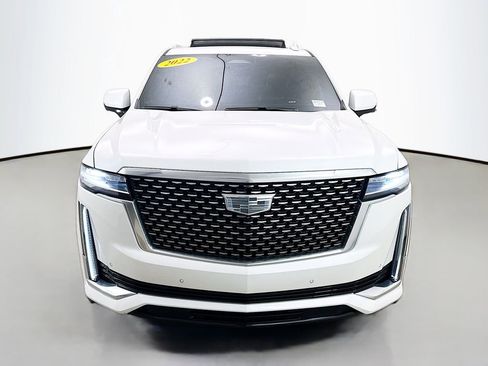 Used 2022 Cadillac Escalade Premium Luxury AWD/4WD image 2