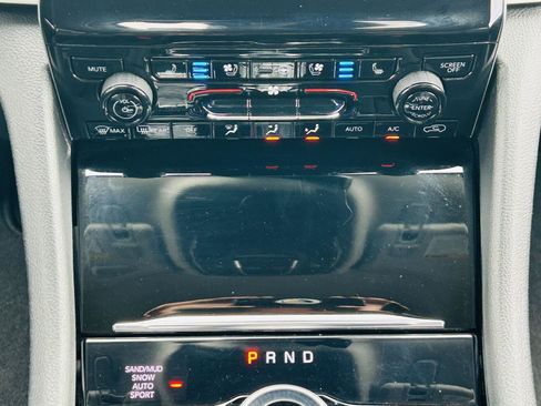 Used 2023 Jeep Grand Cherokee L Limited w/ Luxury Tech Group II image 26