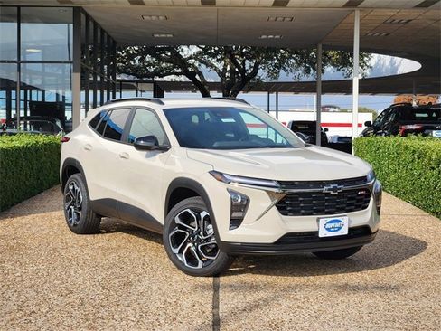 New 2026 Chevrolet Trax RS w/ Driver Confidence Package image 2