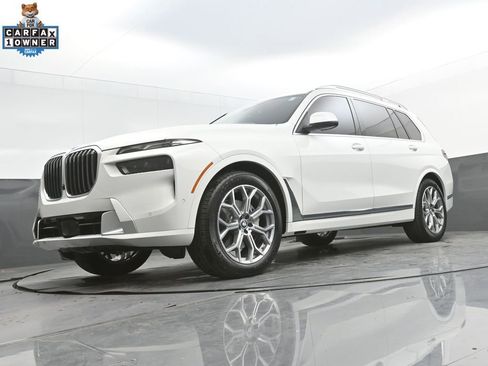Certified 2025 BMW X7 xDrive40i w/ Executive Package image 46