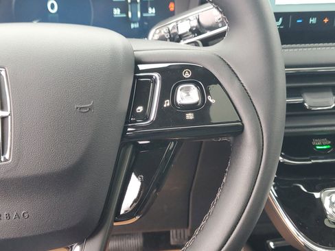 New 2026 Lincoln Corsair Premiere image 18