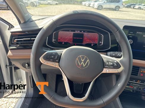 Used 2025 Volkswagen Jetta SEL image 17