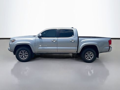 Used 2017 Toyota Tacoma SR5 w/ Tow Package RWD image 6