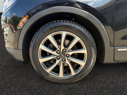 Used 2019 Lincoln MKC Reserve w/ MKC Climate Package FWD image 17