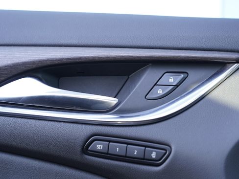 Used 2024 Buick Enclave Avenir w/ Avenir Technology Package image 16