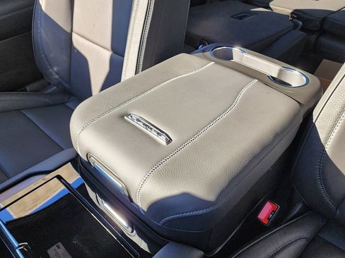 New 2026 GMC Yukon Denali w/ Denali Reserve Package image 37