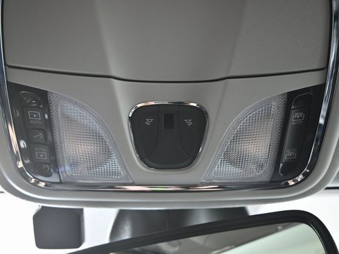 Used 2022 Jeep Cherokee Limited image 33