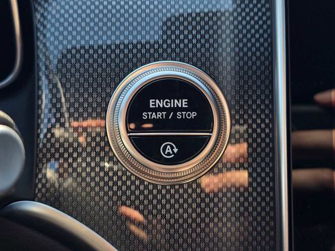 Used 2026 Mercedes-Benz GLC 300 image 33