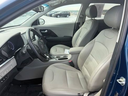 Used 2020 Kia Niro LXS image 10