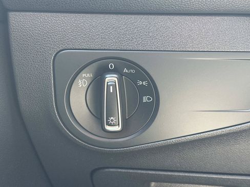 Used 2019 Volkswagen Tiguan SEL AWD/4WD image 26
