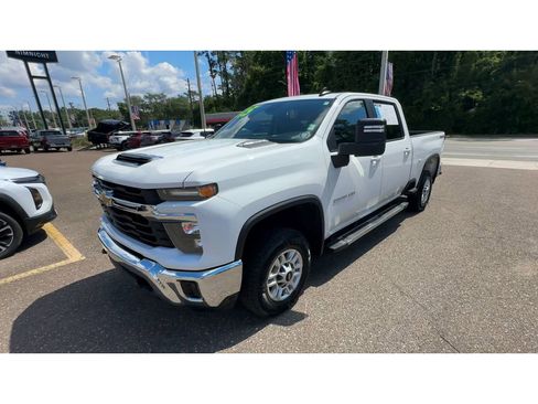 Used 2025 Chevrolet Silverado 2500 LT w/ Convenience Package AWD/4WD image 4