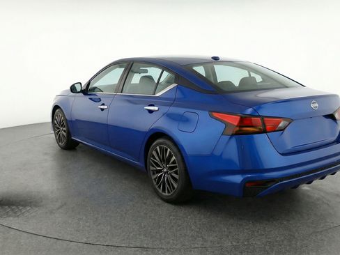 Used 2025 Nissan Altima 2.5 SV image 6