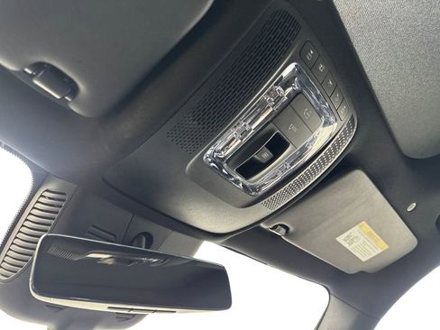 Used 2025 Mercedes-Benz GLB 250 4MATIC image 71