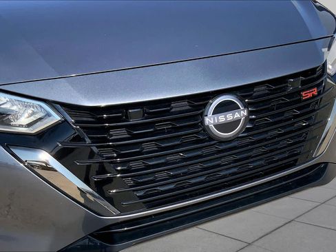 Used 2025 Nissan Sentra SR FWD image 30