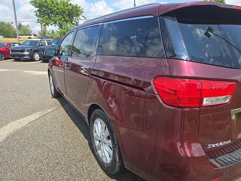 Used 2018 Kia Sedona EX FWD image 7