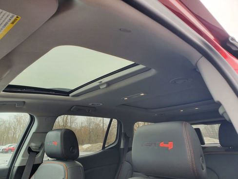 Used 2023 GMC Acadia AT4 w/ Technology Package image 16