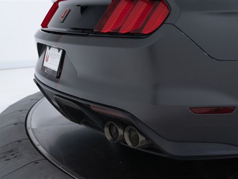 Used 2018 Ford Mustang Shelby GT350R w/ GT350R Equipment Group 920A RWD image 28