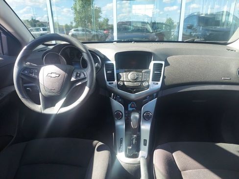Used 2016 Chevrolet Cruze LT FWD image 9