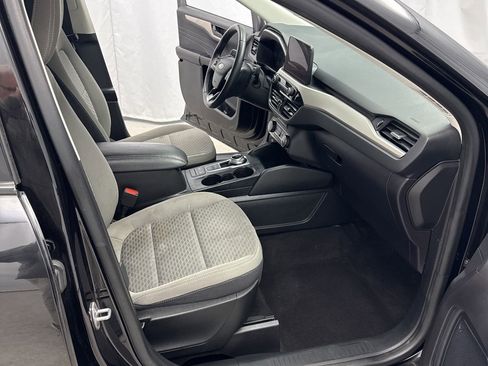 Certified 2022 Ford Escape SE w/ SE Sport Appearance Package image 26