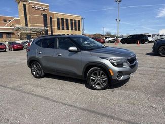 Used 2023 Kia Seltos S video 1