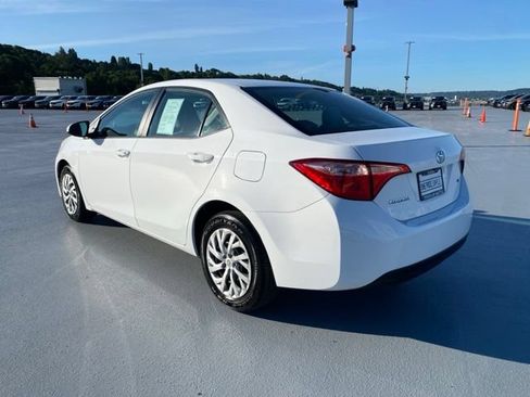 Used 2017 Toyota Corolla LE w/ Carpet Mat Package (TMS) FWD image 6