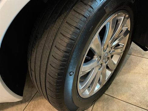 Used 2019 Buick Envision Essence image 44