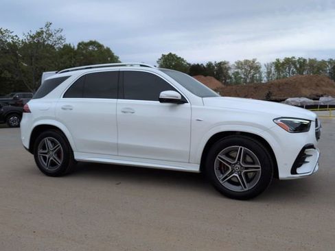 Used 2025 Mercedes-Benz GLE 450e 4MATIC image 2