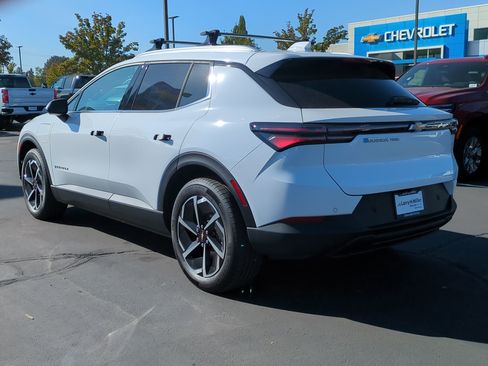 New 2026 Chevrolet Equinox EV LT image 3