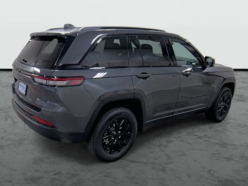 New 2025 Jeep Grand Cherokee 4WD image 4