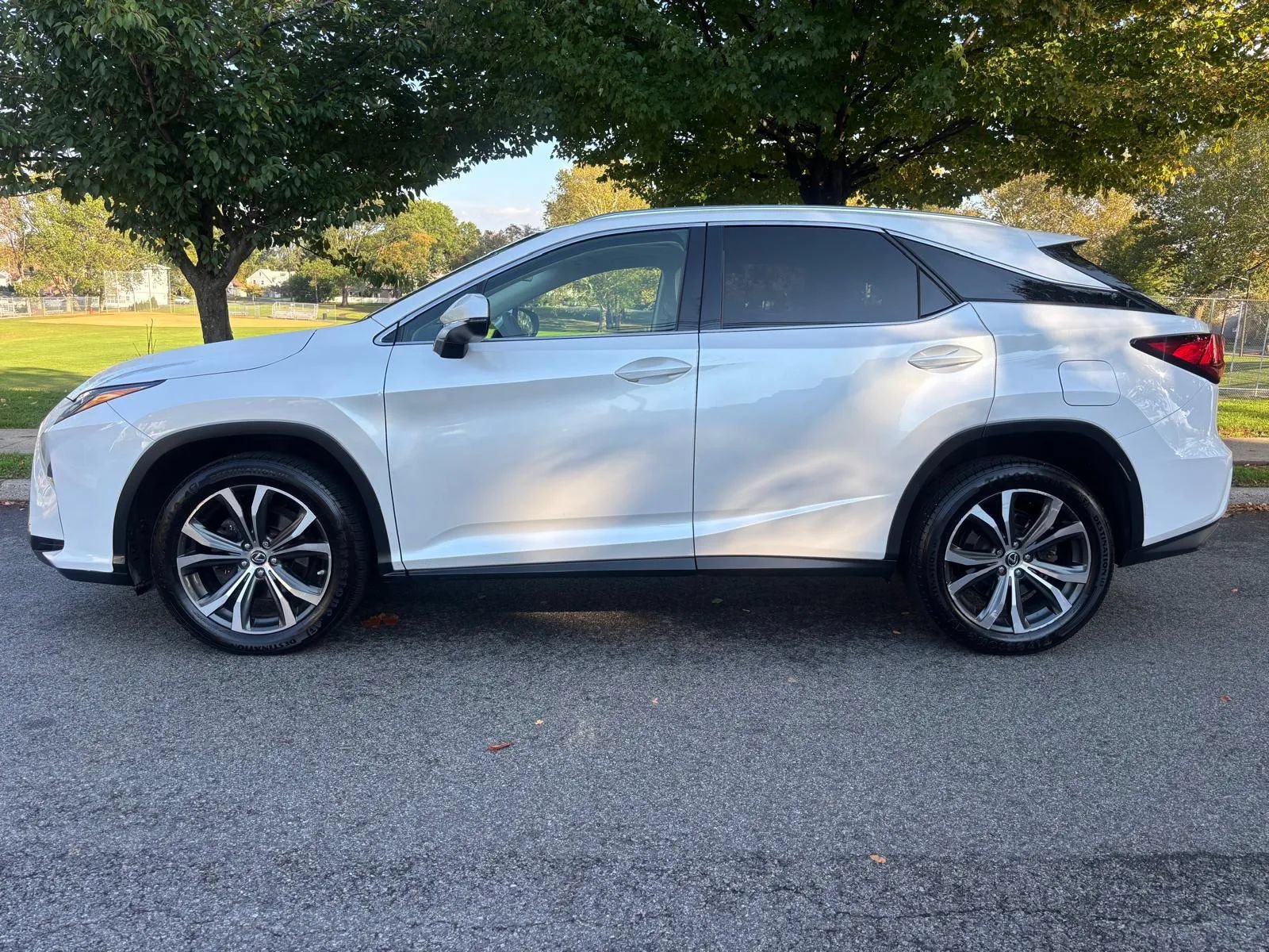 Used 2018 Lexus RX 350 AWD w/ Premium Package image 2