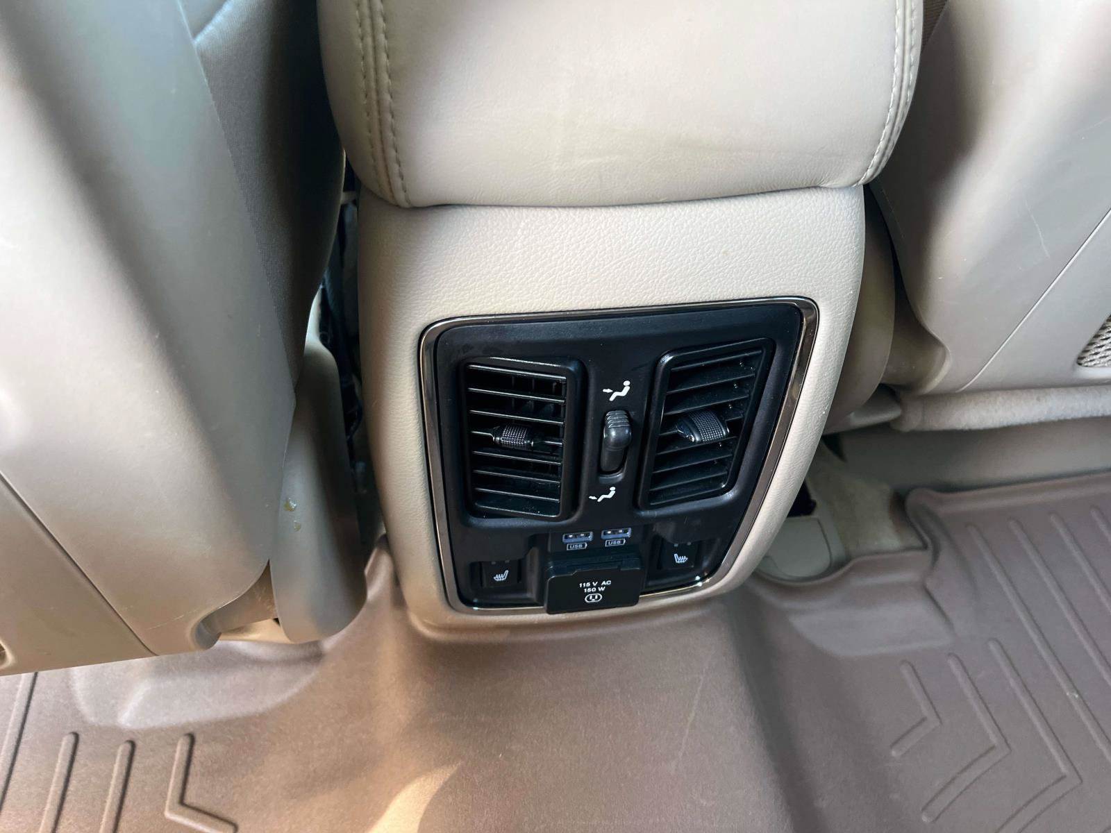 Used 2020 Jeep Grand Cherokee Overland AWD/4WD image 18