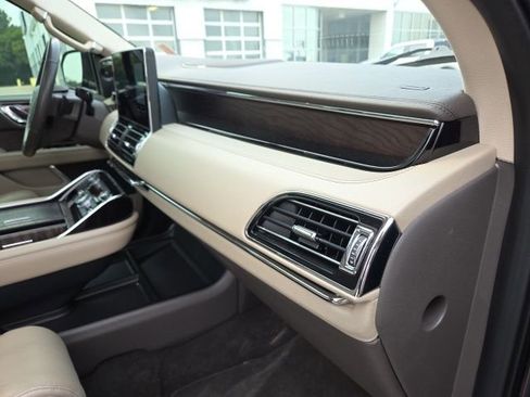 Used 2022 Lincoln Navigator L Reserve image 39