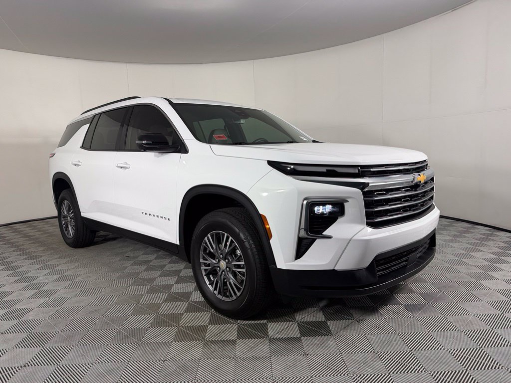 Used 2026 Chevrolet Traverse LT w/ Driver Confidence Package FWD image 5