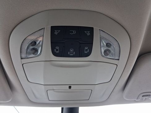 Used 2024 Chrysler Pacifica Touring-L FWD image 29