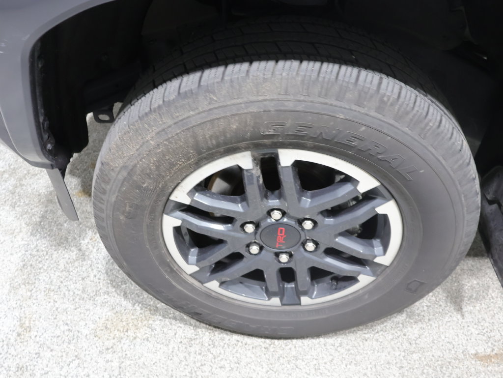 Used 2025 Toyota Tacoma TRD Sport AWD/4WD image 9