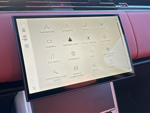 New 2025 Land Rover Range Rover SV image 18