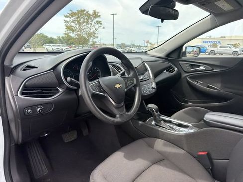 Used 2023 Chevrolet Malibu LT FWD image 11