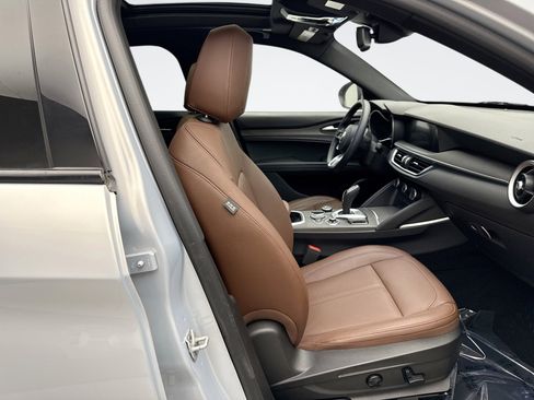 Used 2022 Alfa Romeo Stelvio Ti w/ Active Assist Plus Package image 18