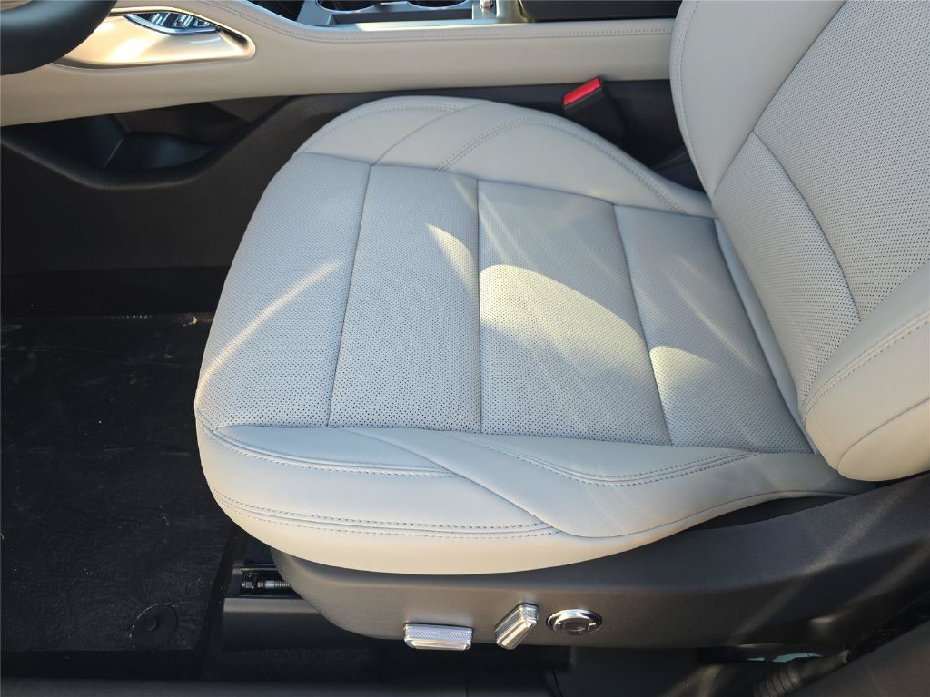 New 2026 Lincoln Nautilus Premier AWD/4WD image 13