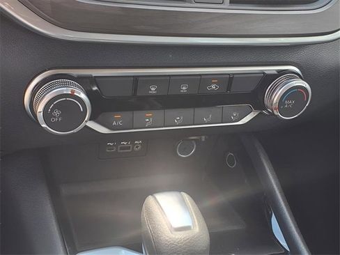 Used 2024 Nissan Altima 2.5 SV image 10