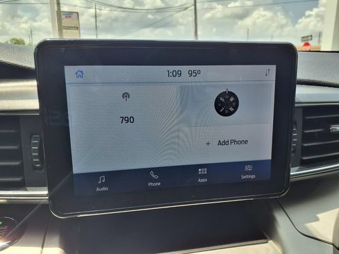 Used 2021 Ford Explorer XLT w/ Equipment Group 202A RWD image 19